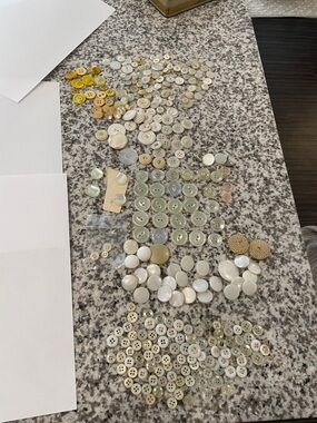 Vintage Lot of white/yellow buttons